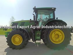 John Deere 6215