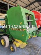 John Deere 570