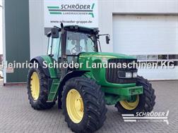 John Deere 6520