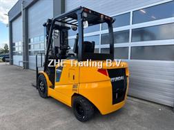 Hyundai heavy industries 35BE-X elektrische heftruck 3-delige 4700mm mast t