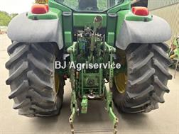 John Deere 6830
