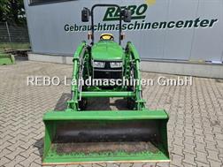 John Deere 3045R