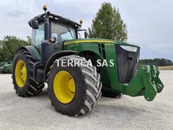 John Deere 8335R