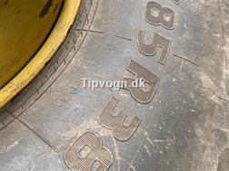 AP 650/85R38