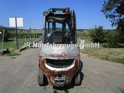 Nissan 3,2 Ton.-Triplex-FH 5,5m + Seitenschieber
