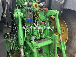 John Deere 6215