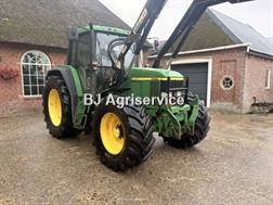 John Deere 6810