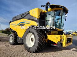 New Holland CR 10